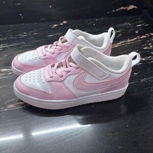 Like new size 2 Nike court borough low court recraft